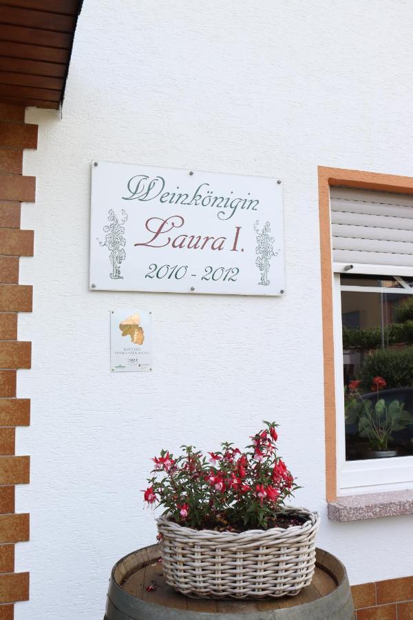 Weingut Und Gaestehaus Wolfgang Beth Kinheim Exterior photo